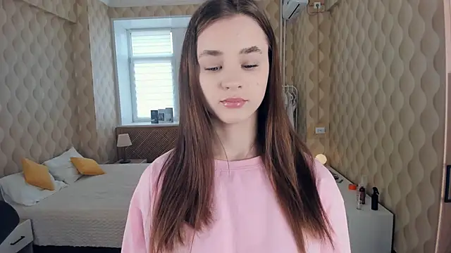 JinnyMcie online show from October 8, 2025, 9:40 am