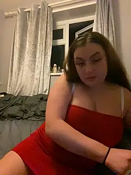 Snapshot of MadelineLeah chatting on July 9, 2026, 10:03 pm MadelineLeah online show from July 9, 2026, 10:03 pm