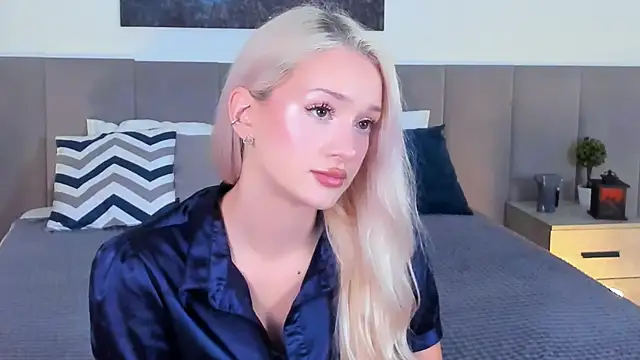 SugarWhisper online show from October 11, 2025, 3:43 pm