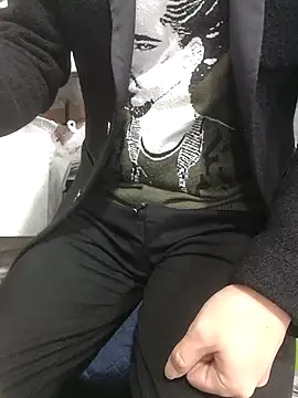 chougegg0214 online show from November 19, 2025, 1:27 am