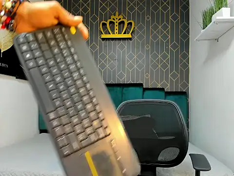 casike1 online show from November 12, 2025, 11:25 pm