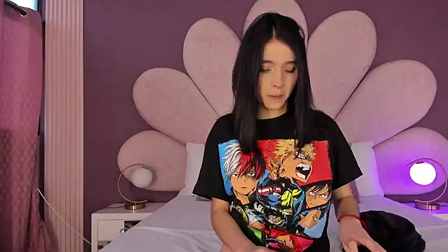 MeganR  online show from November 5, 2025, 11:21 am