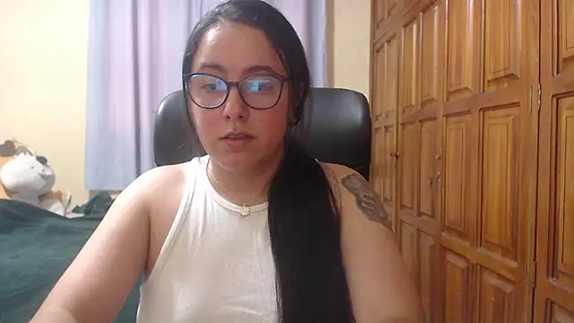 Venus cat  online show from February 4, 2026, 12:49 am