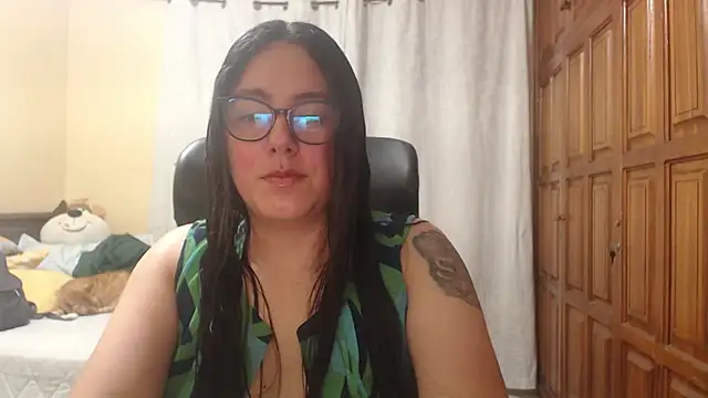 Snapshot of Venus_cat_ chatting on May 1, 2026, 11:31 pm Venus cat online show from May 1, 2026, 11:31 pm