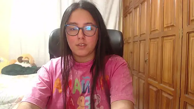 Snapshot of Venus_cat_ chatting on May 18, 2026, 4:07 am Venus cat online show from May 18, 2026, 4:07 am