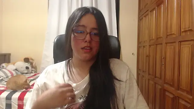 Snapshot of Venus_cat_ chatting on July 10, 2026, 3:33 am Venus cat online show from July 10, 2026, 3:33 am