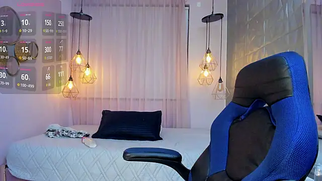 Snapshot of MADDY_MAGIC chatting on December 2, 2025, 7:42 pm MADDY MAGIC online show from December 2, 2025, 7:42 pm