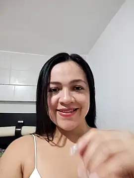 LindaSalo33 online show from October 2, 2025, 2:40 am