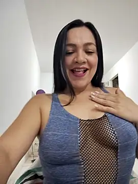 LindaSalo33 online show from October 8, 2025, 2:31 am