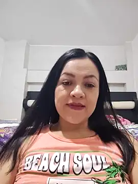 LindaSalo33 online show from October 14, 2025, 3:29 am