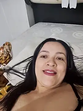 LindaSalo33 online show from November 11, 2025, 4:45 am
