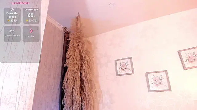 Snapshot of alana_madison10 chatting on November 13, 2025, 2:54 am alana madison10 online show from November 13, 2025, 2:54 am