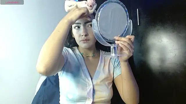 JuliethaFox online show from October 7, 2025, 11:24 pm