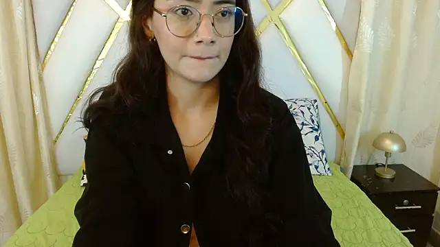 Ariadna Wells online show from November 24, 2025, 2:06 pm