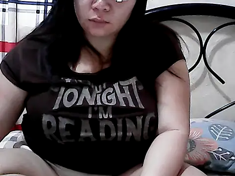 HornyPussie69 online show from April 17, 2026, 11:41 pm