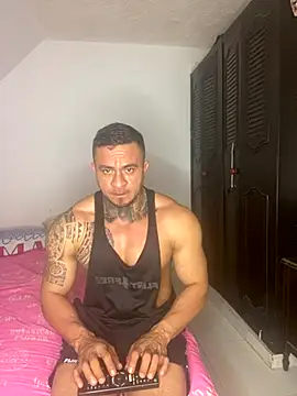 Snapshot of ZEUS-KING chatting on October 5, 2025, 5:22 pm ZEUS-KING online show from October 5, 2025, 5:22 pm