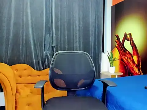 Snapshot of ZEUS-KING chatting on October 7, 2025, 5:59 am ZEUS-KING online show from October 7, 2025, 5:59 am