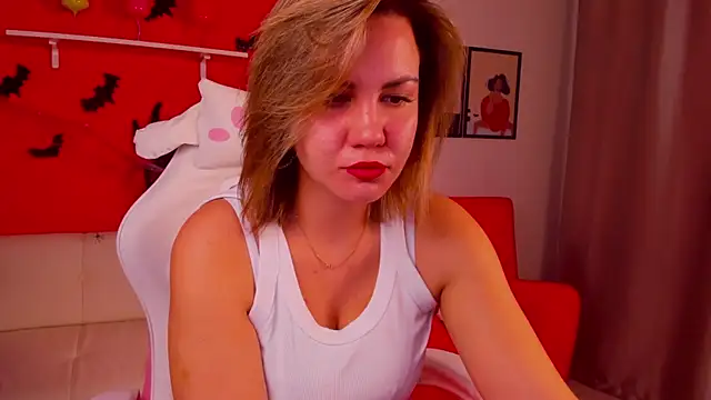 Snapshot of AriaEven chatting on November 7, 2025, 7:52 am AriaEven online show from November 7, 2025, 7:52 am