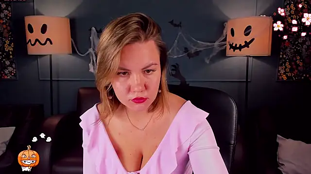 Snapshot of AriaEven chatting on November 8, 2025, 8:14 am AriaEven online show from November 8, 2025, 8:14 am