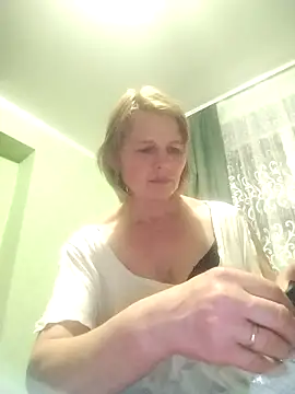 Masha412111 online show from April 5, 2026, 8:17 pm