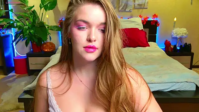 EmilyWhispers online show from October 3, 2025, 7:44 pm