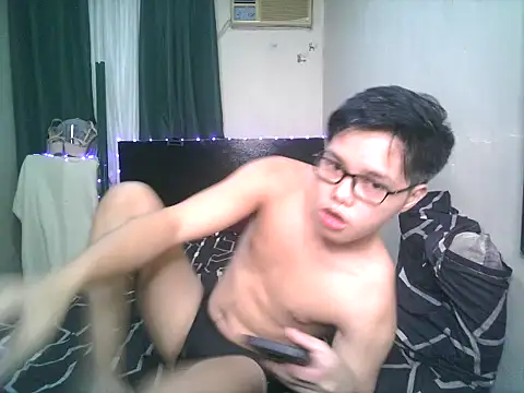 Snapshot of hot_babyboy26 chatting on October 31, 2025, 11:44 am hot babyboy26 online show from October 31, 2025, 11:44 am