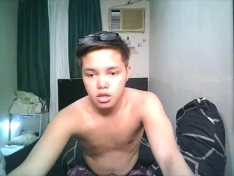 Snapshot of hot_babyboy26 chatting on November 19, 2025, 10:37 am hot babyboy26 online show from November 19, 2025, 10:37 am