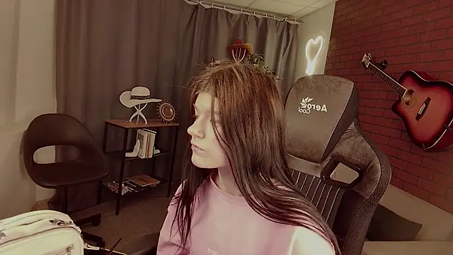 StasyaCollins online show from December 5, 2025, 4:14 pm