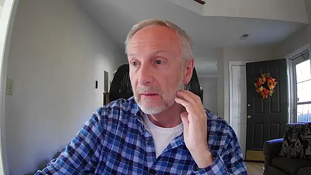 ApolloThrust online show from October 24, 2025, 9:22 pm