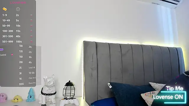 JARETHH online show from November 8, 2025, 1:44 pm