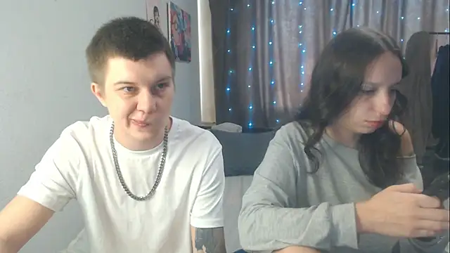 Snapshot of Mark_and_Wendy chatting on June 14, 2026, 6:48 am Mark and Wendy online show from June 14, 2026, 6:48 am