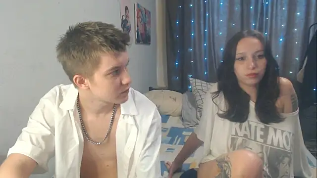 Snapshot of Mark_and_Wendy chatting on June 19, 2026, 5:45 am Mark and Wendy online show from June 19, 2026, 5:45 am