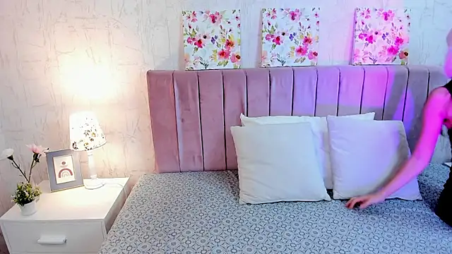 Olivia johansson online show from November 1, 2025, 5:42 am