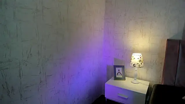 Olivia johansson online show from November 14, 2025, 5:28 am