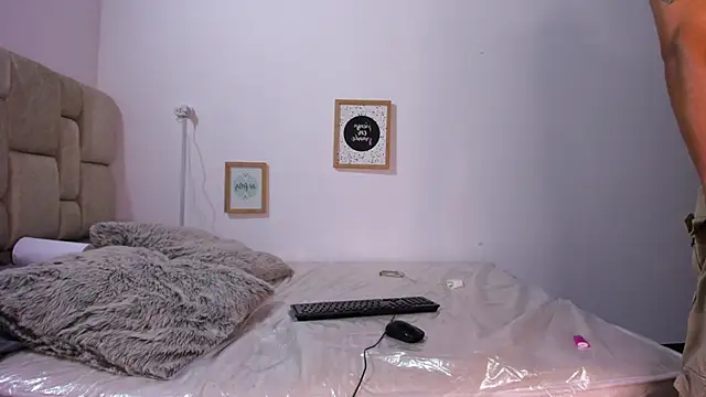 Snapshot of Latin_Pleasures chatting on December 20, 2025, 10:06 pm Latin Pleasures online show from December 20, 2025, 10:06 pm