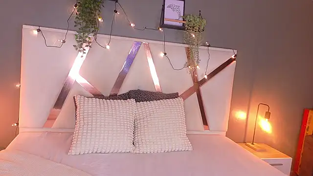 AmarisLenox   online show from October 11, 2025, 2:44 am