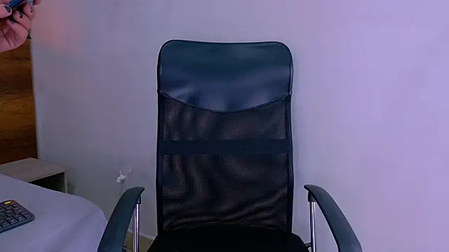 AmarisLenox   online show from November 15, 2025, 2:53 am