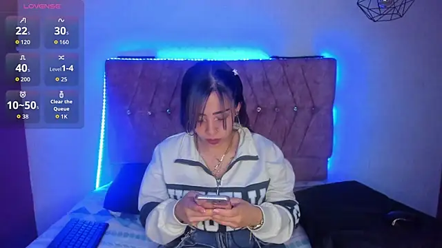 Snapshot of Mia_lopez_1 chatting on May 8, 2026, 9:03 am Mia lopez 1 online show from May 8, 2026, 9:03 am