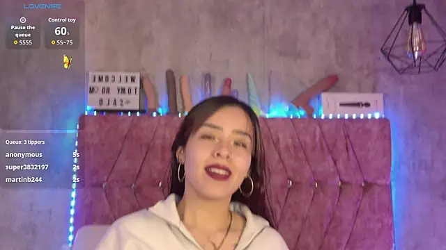Snapshot of Mia_lopez_1 chatting on June 8, 2026, 9:09 am Mia lopez 1 online show from June 8, 2026, 9:09 am