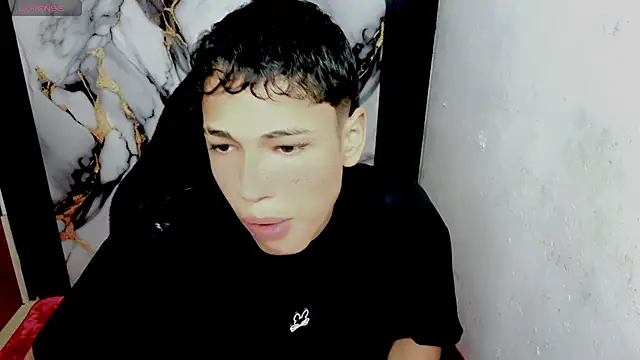 Snapshot of Im_david02 chatting on January 17, 2026, 1:05 pm Im david02 online show from January 17, 2026, 1:05 pm