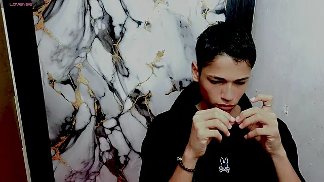 Snapshot of Im_david02 chatting on February 26, 2026, 12:59 pm Im david02 online show from February 26, 2026, 12:59 pm