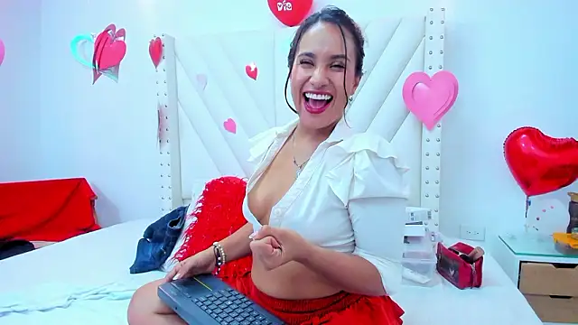 Emilysweet2 online show from February 17, 2026, 6:03 pm