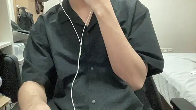 16hornydog online show from November 15, 2025, 4:03 pm