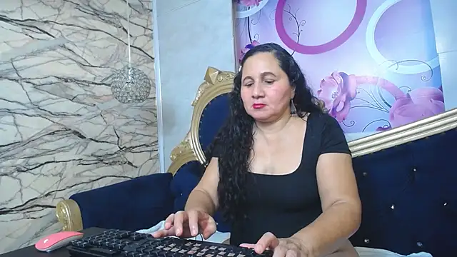 kimberly candy online show from October 14, 2025, 7:36 pm