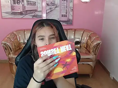 mia foster t online show from October 12, 2025, 12:37 pm