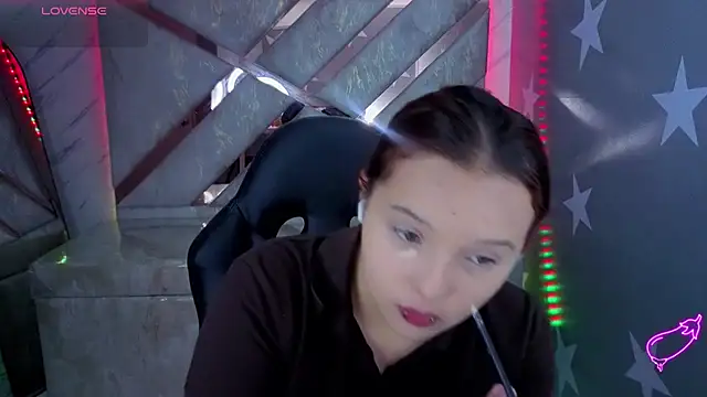 Snapshot of mia_foster_t chatting on July 19, 2026, 1:37 pm mia foster t online show from July 19, 2026, 1:37 pm