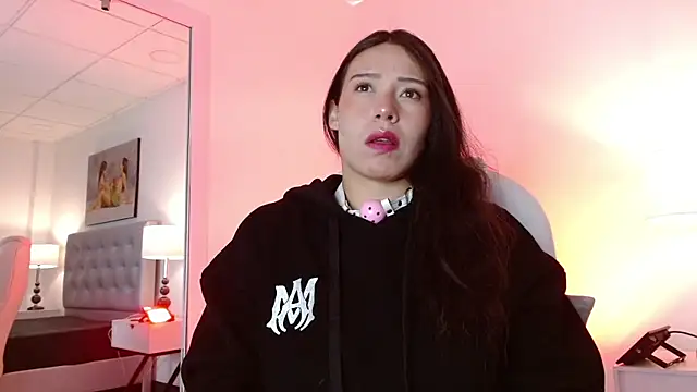 Mariaaam  online show from October 10, 2025, 11:42 am