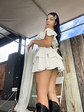 ArieliciousXXX online show from April 17, 2026, 1:14 pm