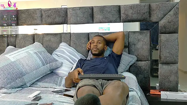 johnjaguar1  online show from October 2, 2025, 7:04 am