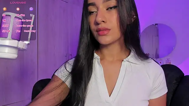 Snapshot of anne_leee chatting on June 10, 2026, 12:00 am anne leee online show from June 10, 2026, 12:00 am